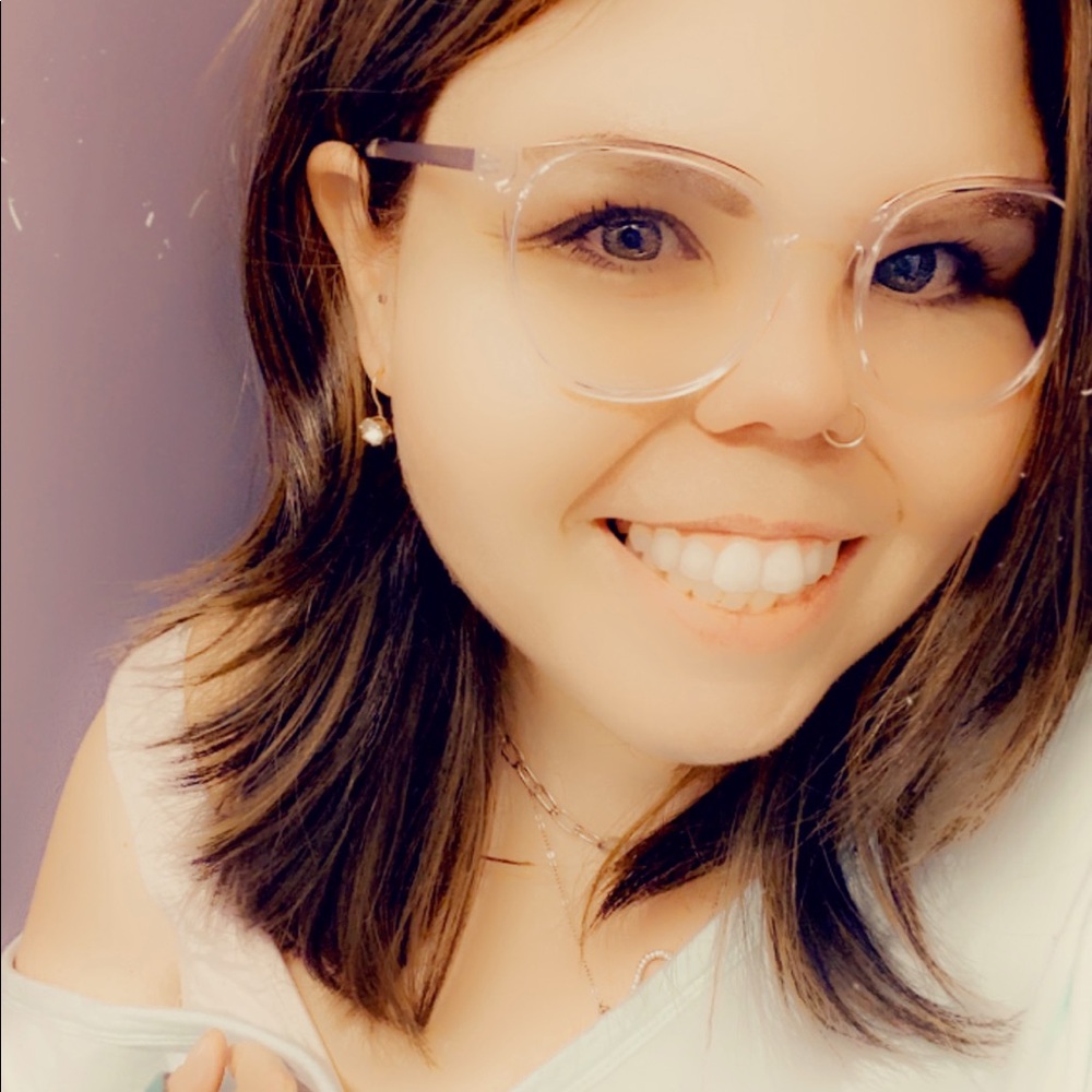 Meet your Posher, Stephanie